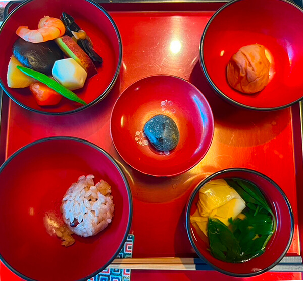 お食い初めのお食事の写真